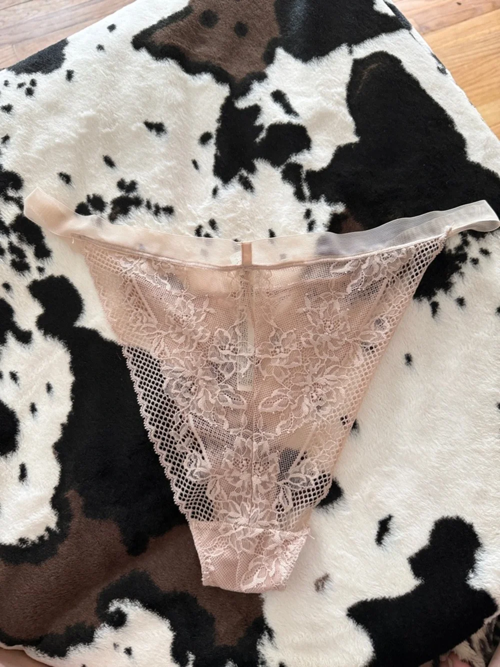 Free People Sheer Lace Thong Panty - Blush Tan Nude Neutral size Large NWOT